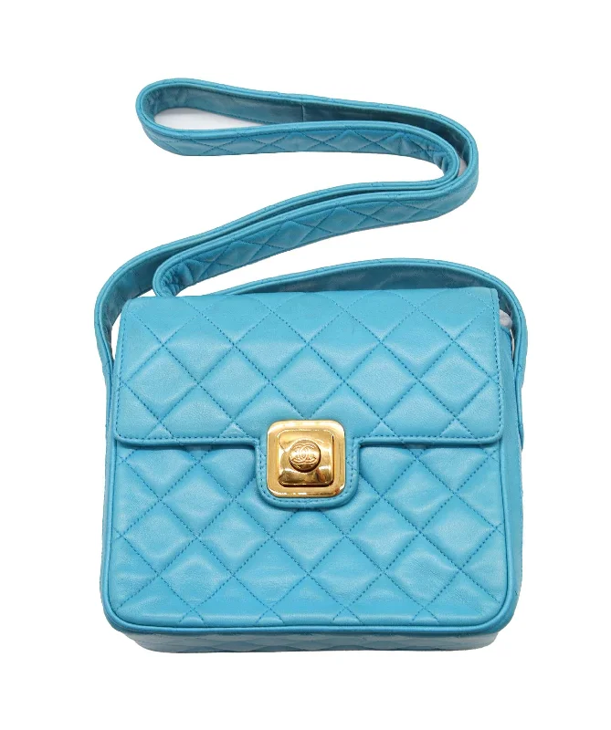 Chanel turquoise lambskin pop lock bag  90247403 DXBS0606